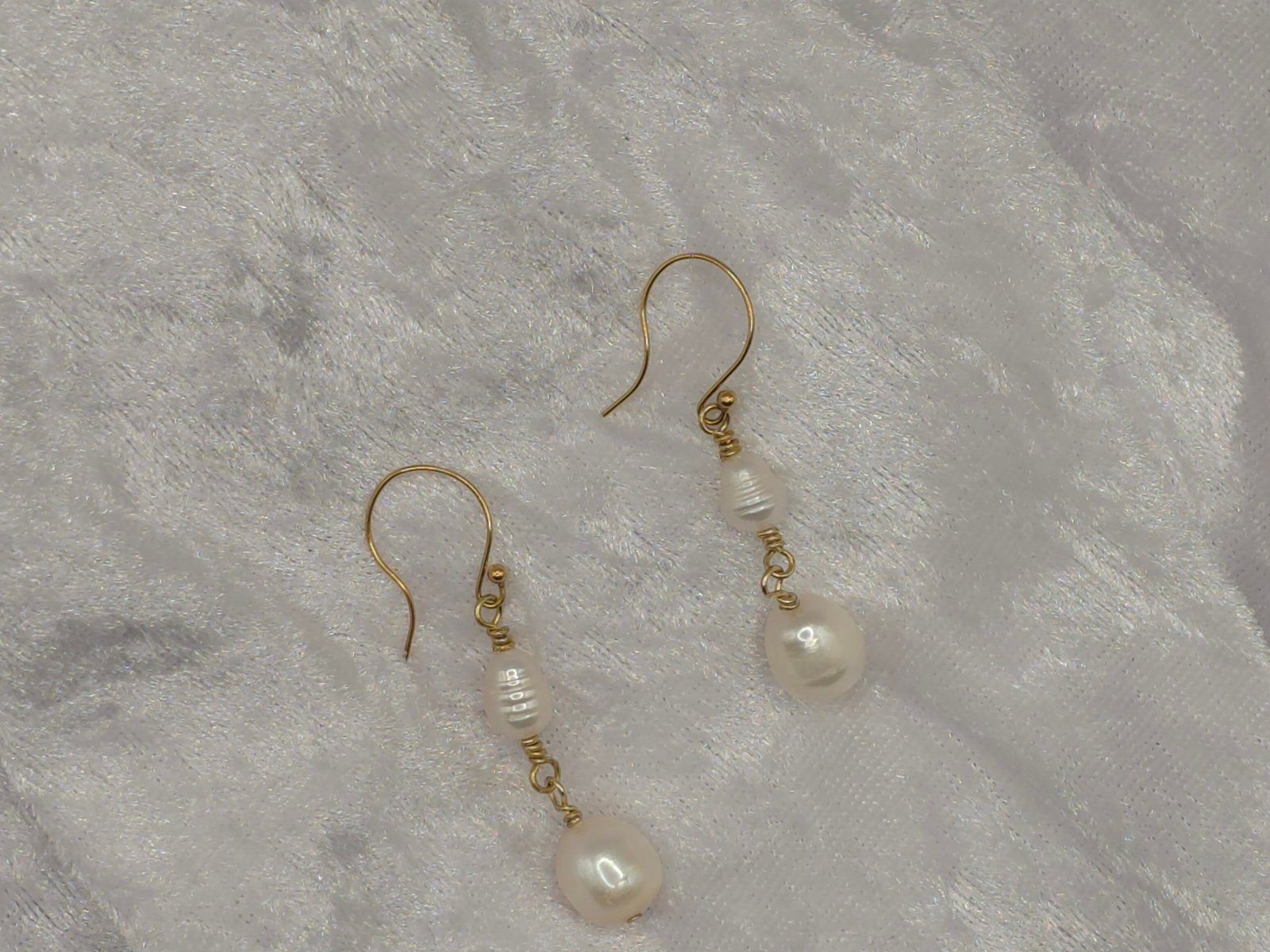 Perlas Atelier Pearlwyn — handcrafted Freshwater pearls earrings