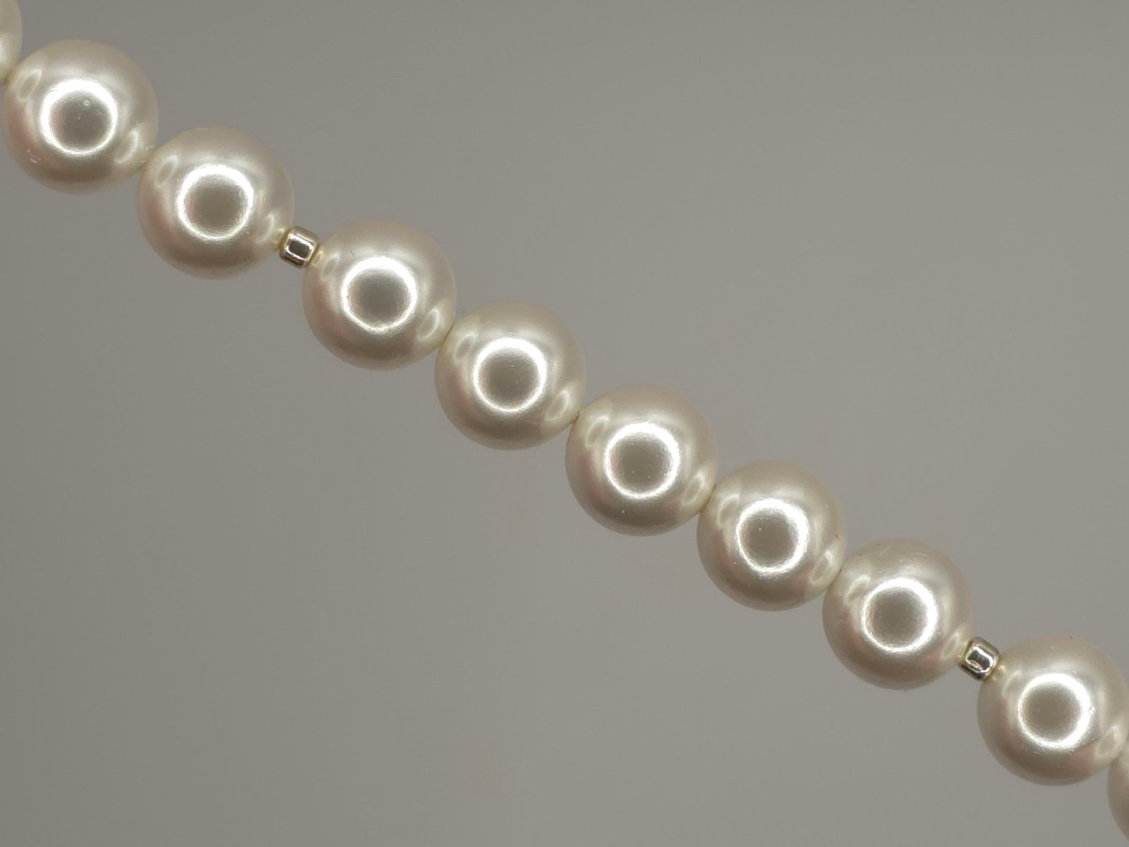 Perlas Atelier Cariño — handcrafted Shell pearls bracelet